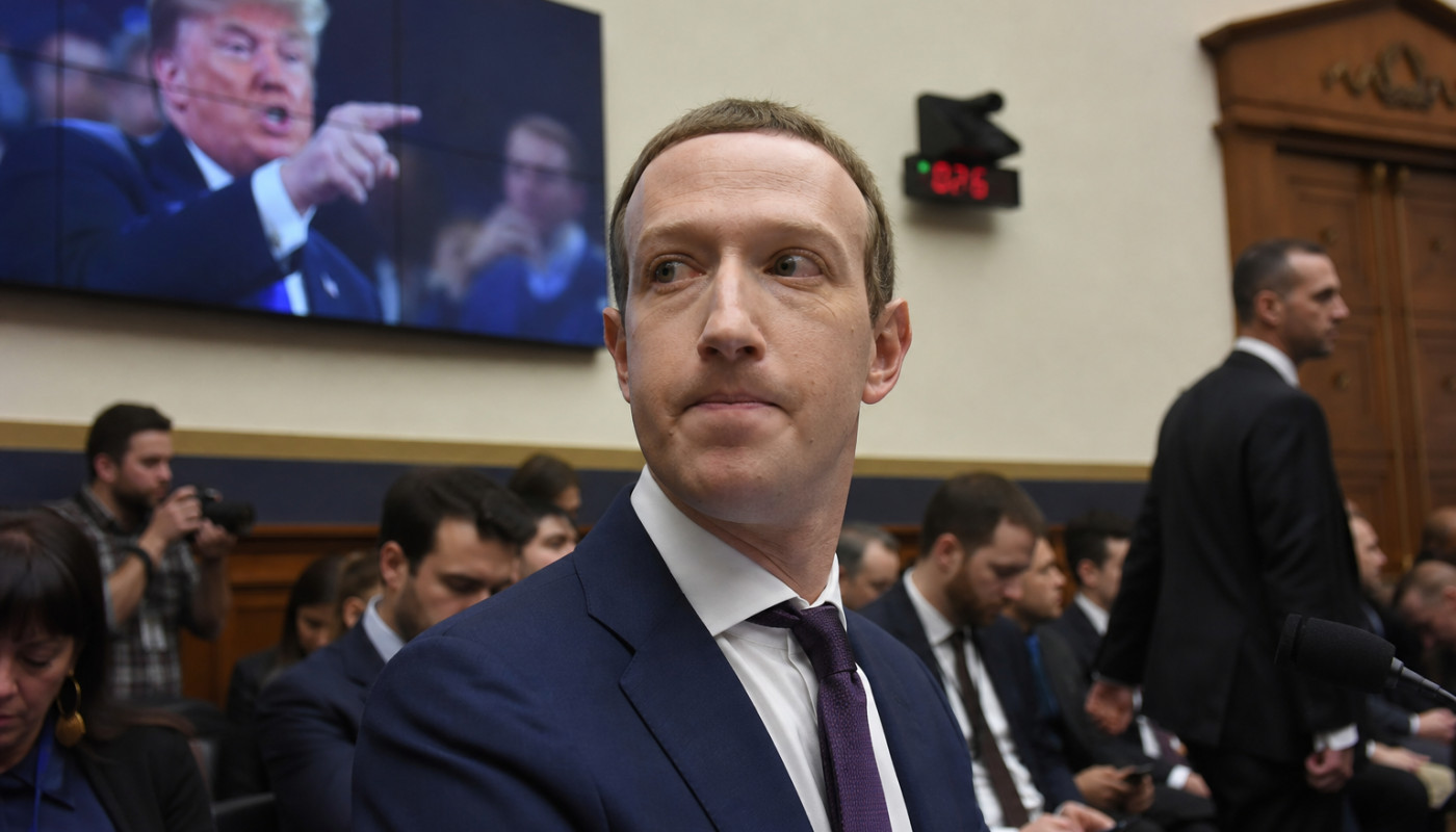 Le réseau Facebook refuse de supprimer le message de Trump.
